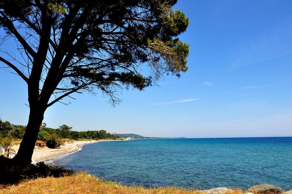 Aparthotel Sole E Mare Santa-Maria-Poggio  Zewnętrze zdjęcie