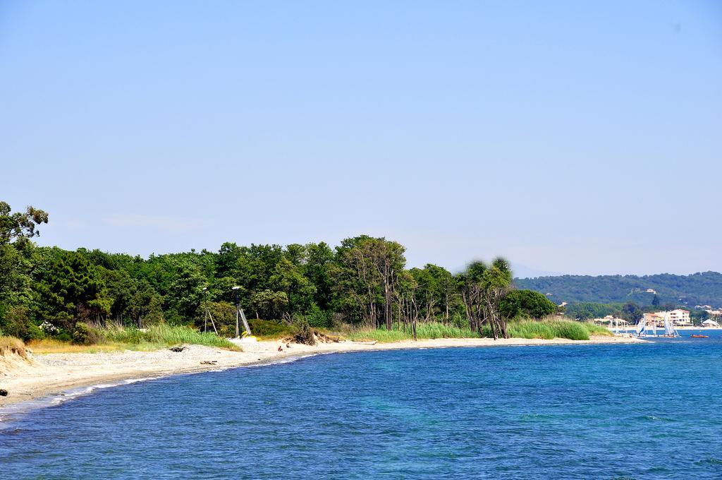 Aparthotel Sole E Mare Santa-Maria-Poggio  Zewnętrze zdjęcie