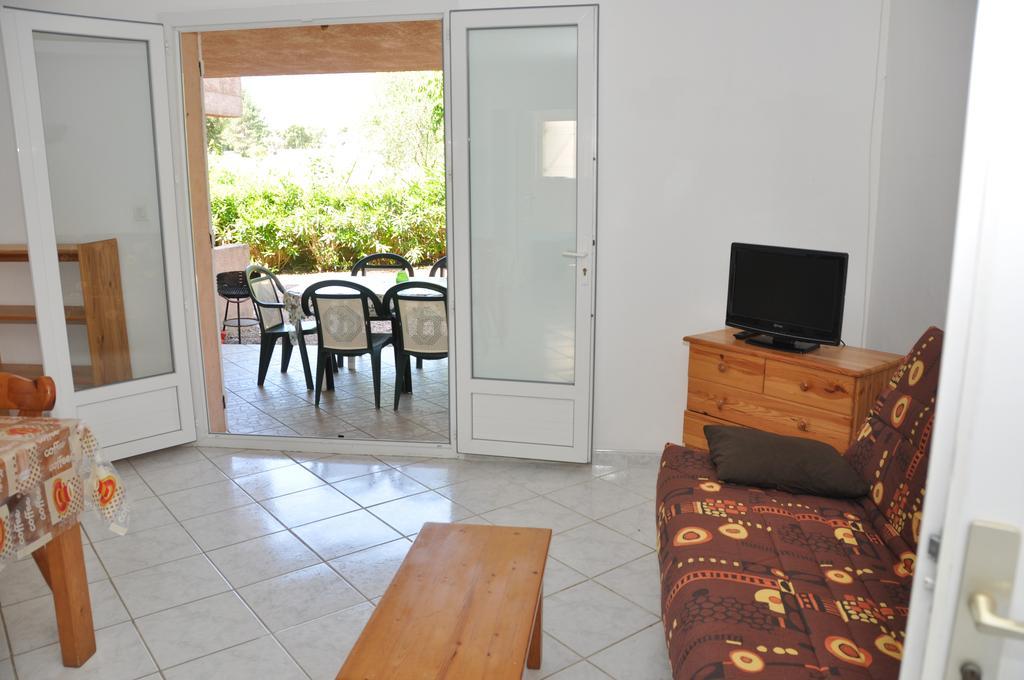 Aparthotel Sole E Mare Santa-Maria-Poggio  Pokój zdjęcie