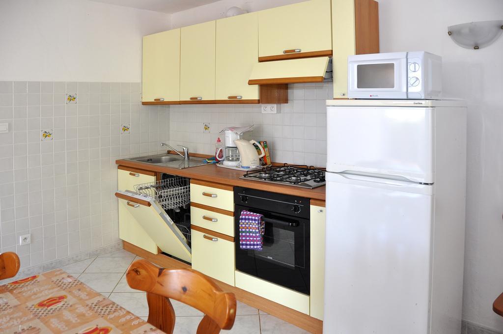 Aparthotel Sole E Mare Santa-Maria-Poggio  Pokój zdjęcie
