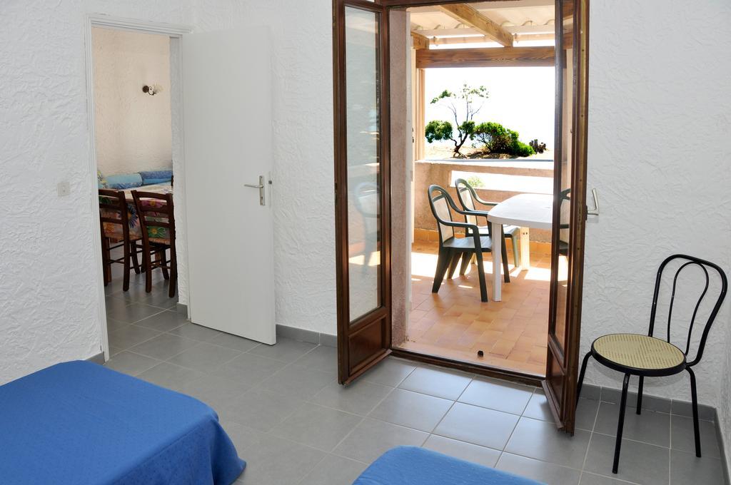 Aparthotel Sole E Mare Santa-Maria-Poggio  Pokój zdjęcie