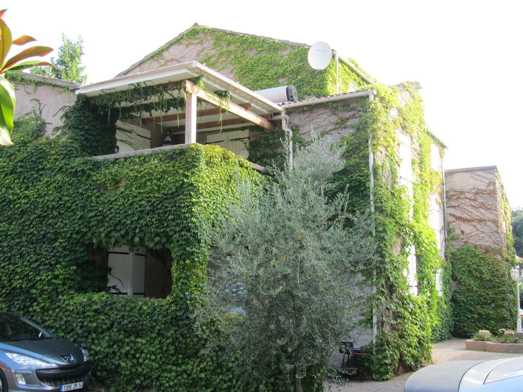 Aparthotel Sole E Mare Santa-Maria-Poggio  Zewnętrze zdjęcie