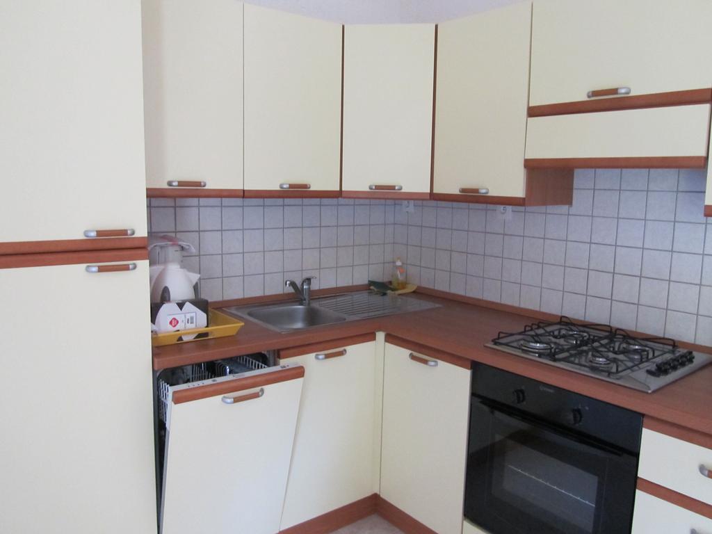 Aparthotel Sole E Mare Santa-Maria-Poggio  Pokój zdjęcie