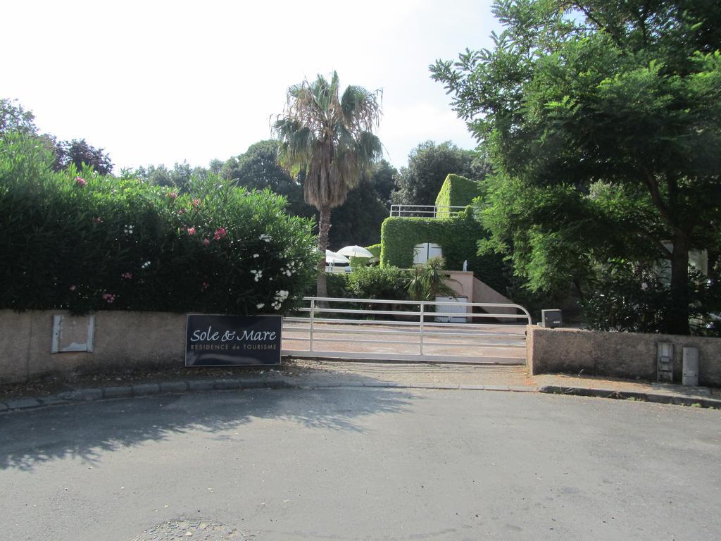 Aparthotel Sole E Mare Santa-Maria-Poggio  Zewnętrze zdjęcie