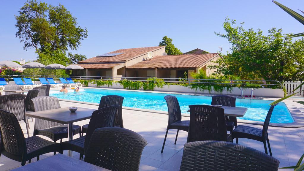 Aparthotel Sole E Mare Santa-Maria-Poggio  Zewnętrze zdjęcie